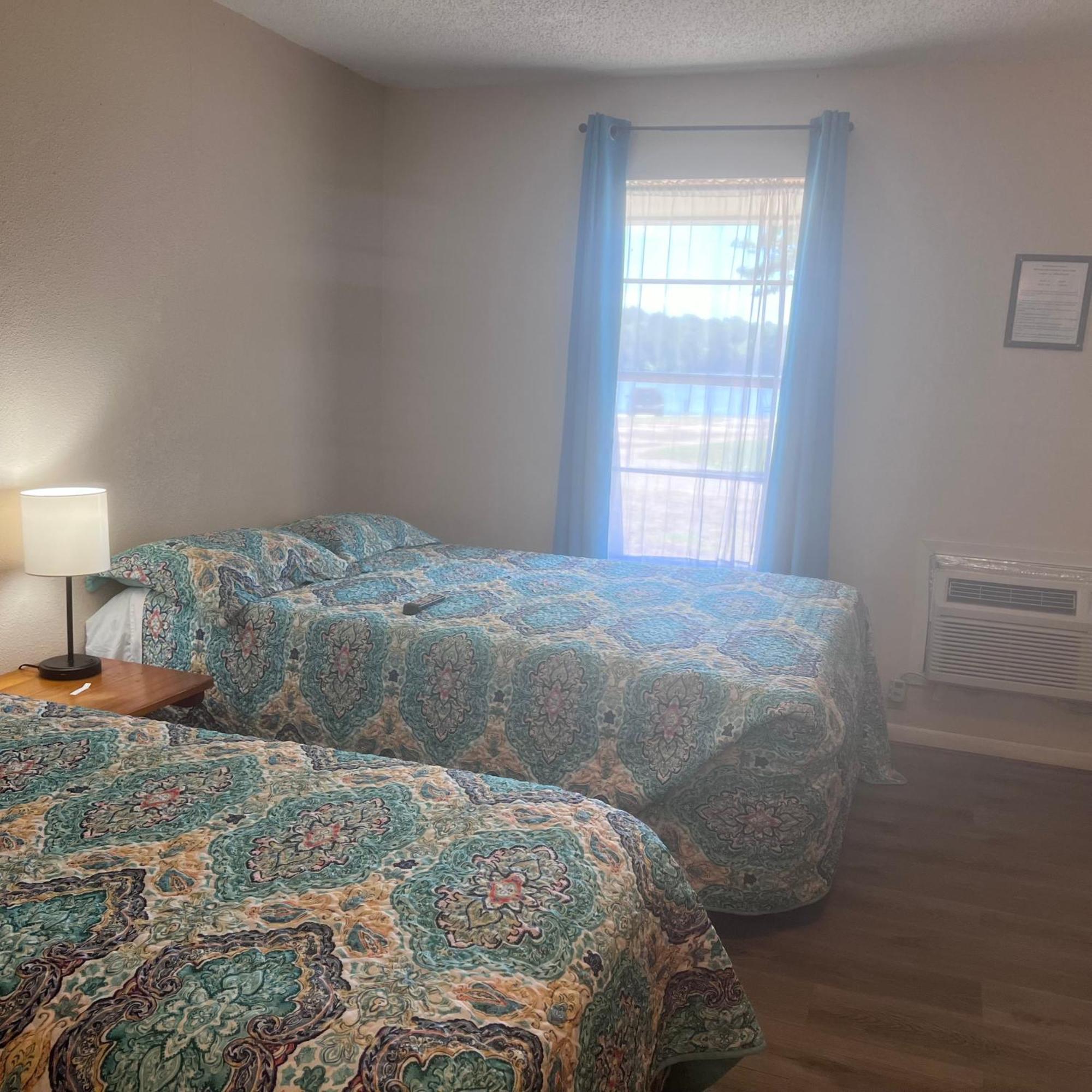 Alpine Lakeside Motel Room Backside Hemphill 外观 照片